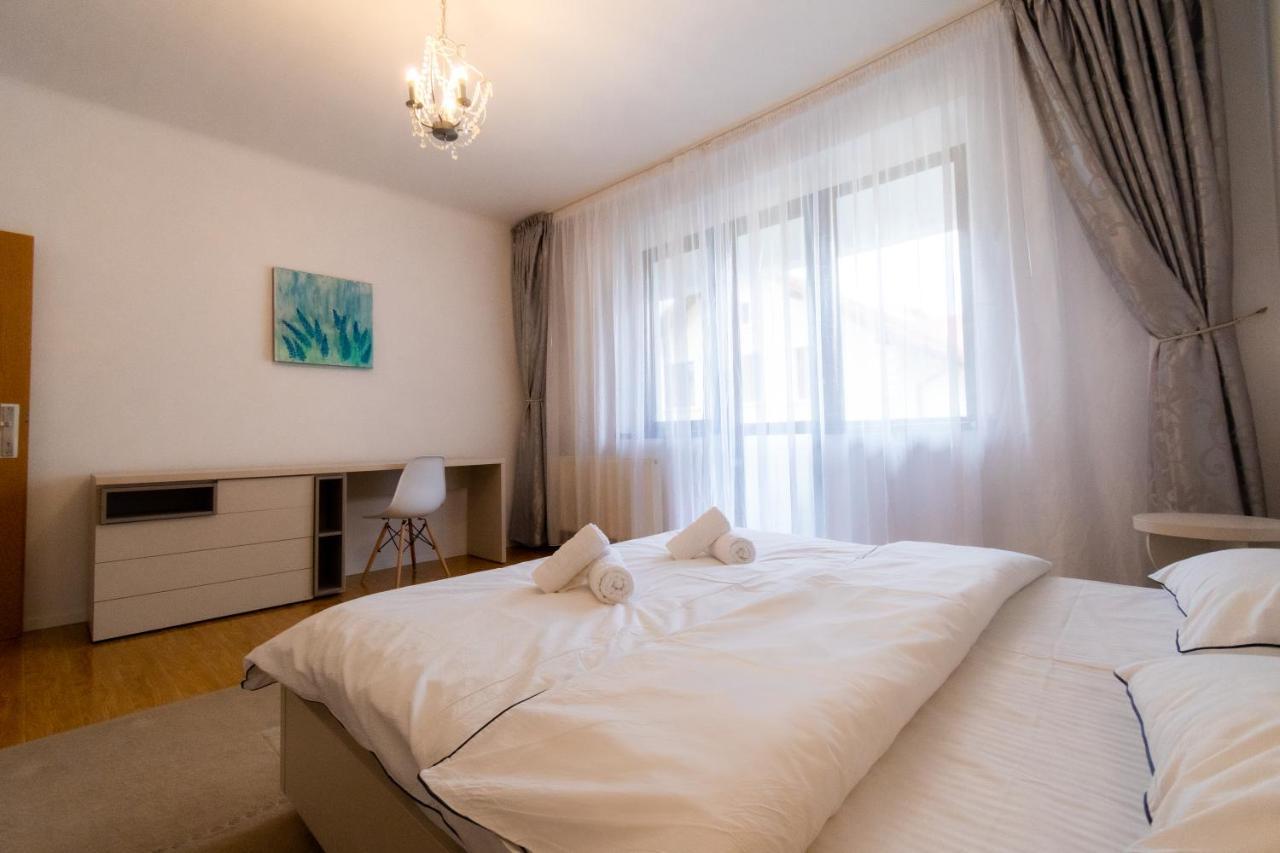 Ardor Apt - Bright And Secluded Apartment In The Heart Of Old Town Brasov Exterior photo