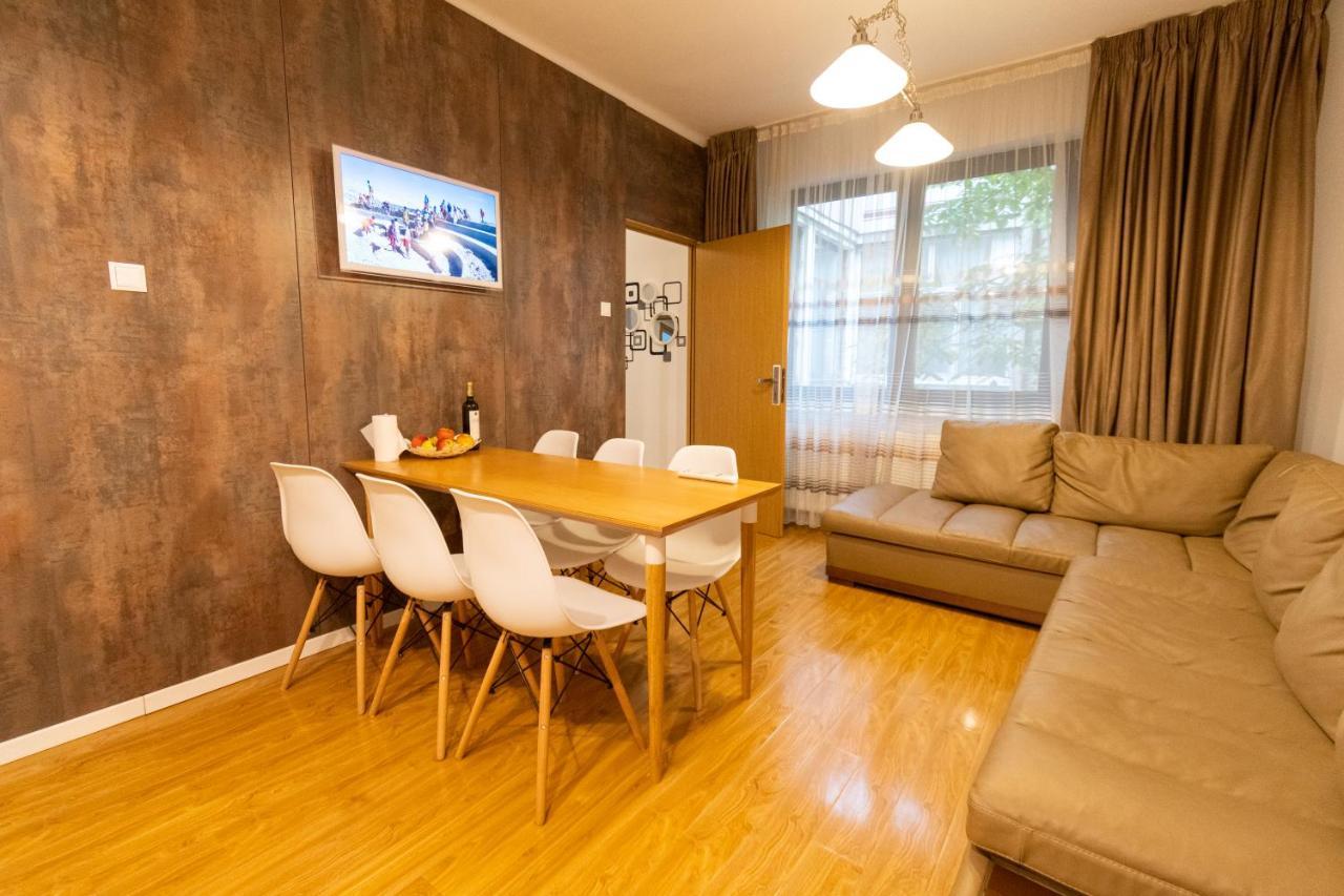 Ardor Apt - Bright And Secluded Apartment In The Heart Of Old Town Brasov Exterior photo